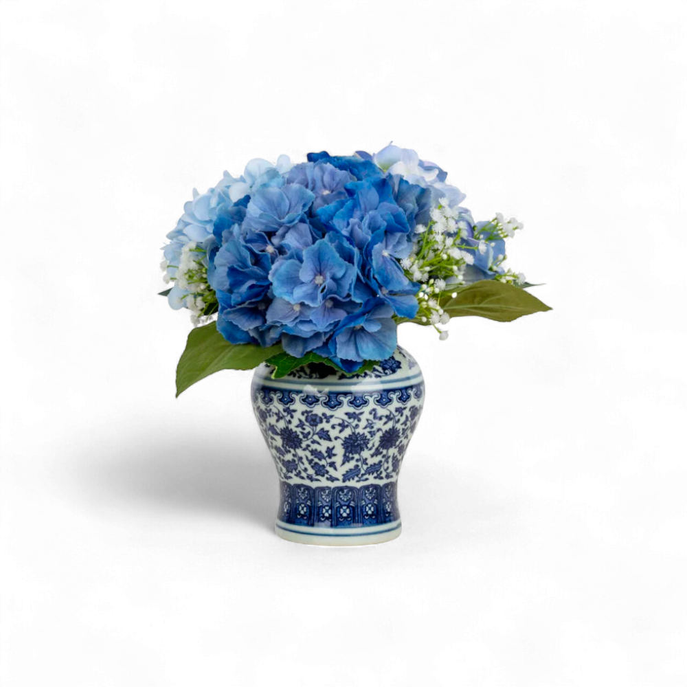 Mavi Ortanca Aranjmanı – Bleu Blanc Seramik Vazoda